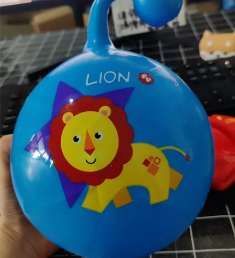 甩甩球，一个大的。20cm 还有一个小的甩...