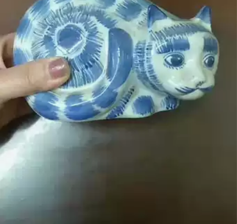 旧藏陶瓷兰花猫 约328克长15高11Cm...