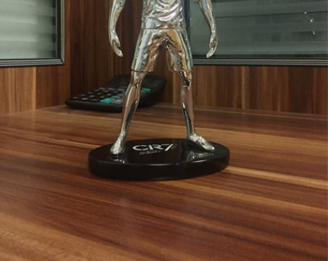 全新C罗造型生日礼物、运动礼品、桌面摆件。...