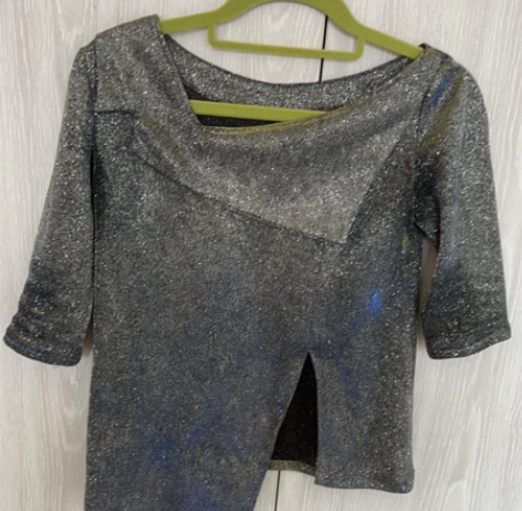 演出服、礼服、合唱服，光下超闪亮 能变色的...