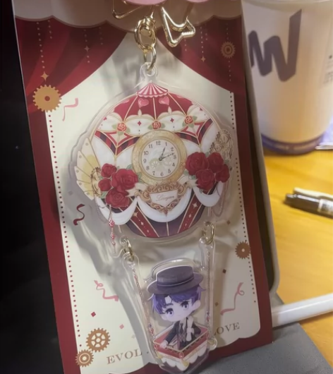 出 恋与李泽言2023生日摇摇挂件 仅拆包...