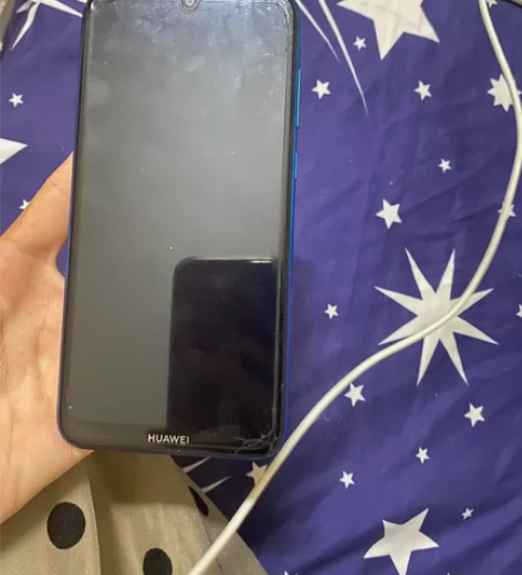 华为 畅享9 4+64内存 功能正常 外屏...