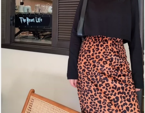 CMOD天鹅绒豹纹铅笔裙轻熟高腰包臀中长裙...