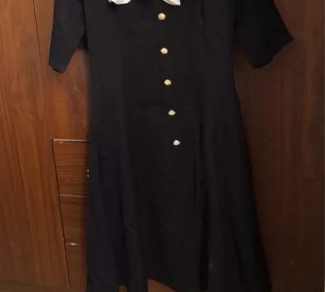 黑色连衣裙 荷叶边衣领 公主风 少女 裙子...