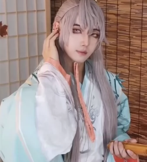 出售 代号鸢袁基C服，L码！ 头饰有点瑕疵...