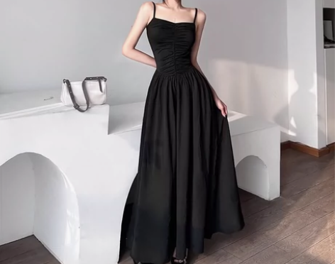 IAMTHICC高级感纯色显瘦吊带长裙女名...