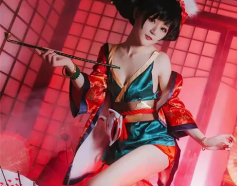 全套，（可换可出-面具自配的，烟斗发饰镯子...