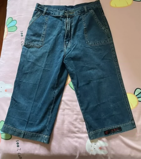出个七分牛仔裤 布料蛮舒服的 裤长自己量的...
