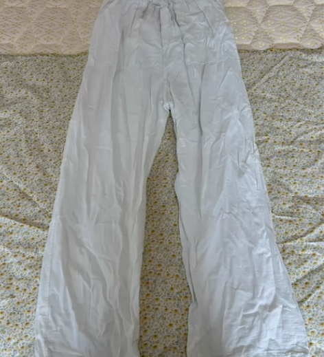 棉麻白色裤子，全新M码，50包邮 感兴趣的...