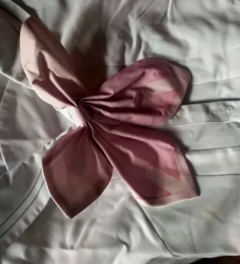 小泉花阳八单cos绝色漫家的m码，腰间缺个...